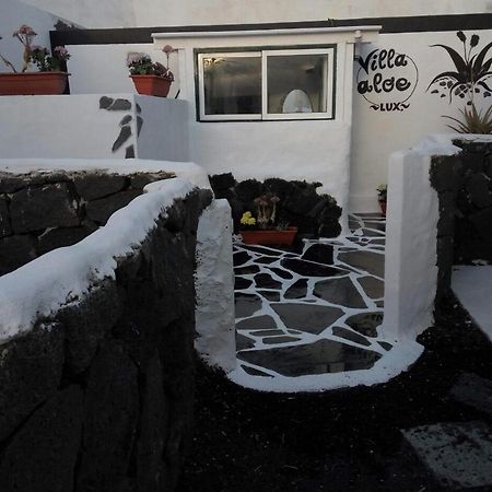 Aloelux Villa !! - Private Villa With Pool , Jacuzzi, Cinema, Massage ,Wonderful View, Art Desing Villa Тіас Екстер'єр фото