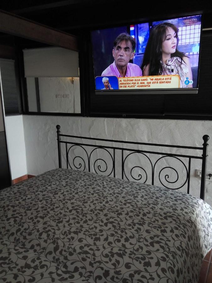 Aloelux Villa !! - Private Villa With Pool , Jacuzzi, Cinema, Massage ,Wonderful View, Art Desing Villa Тіас Екстер'єр фото
